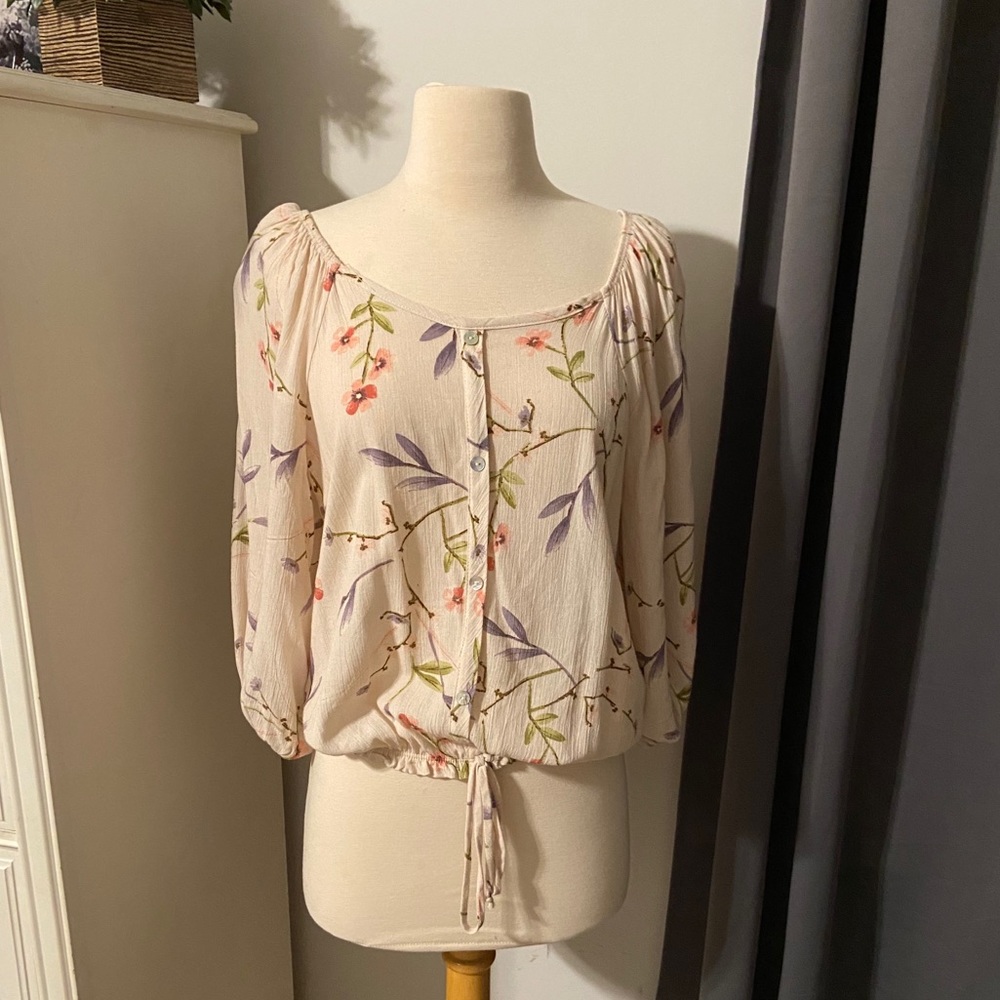 Free Kisses Floral Top